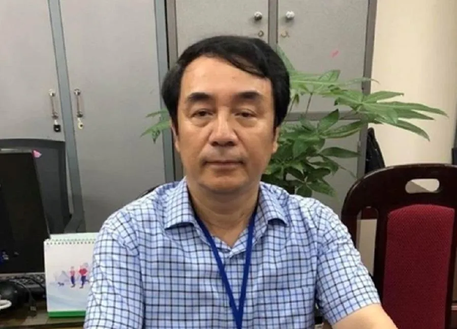 Bị can Trần Hùng bị khởi tố và bắt giam với cáo buộc nhận hối lộ. Ảnh: CA