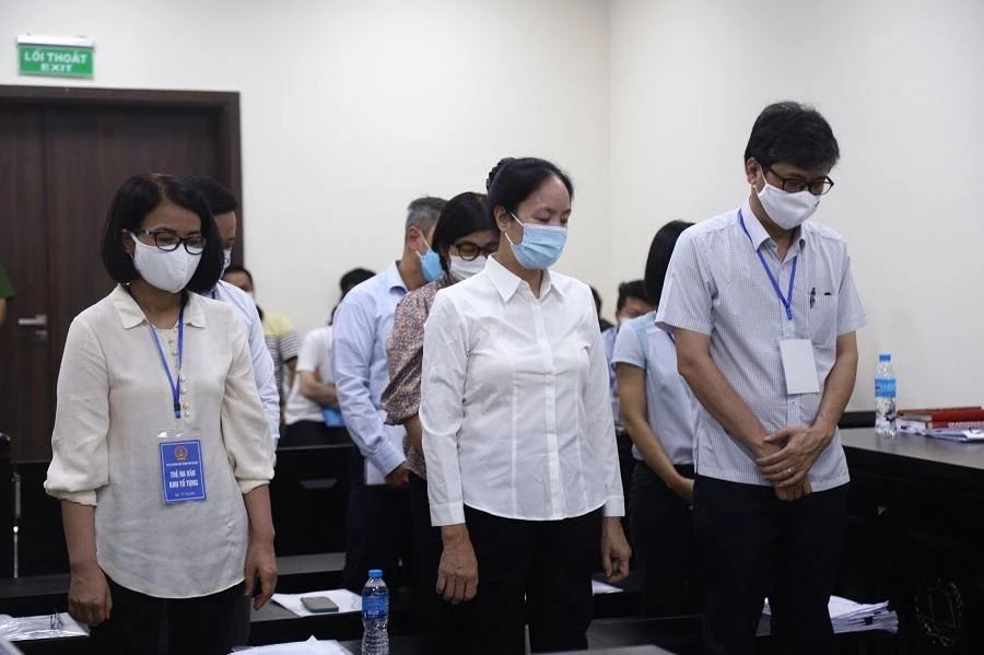 Các bị cáo tại tòa ngày 16-6. Ảnh: UYÊN TRANG