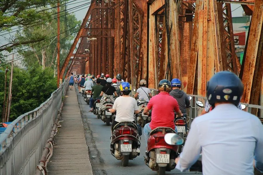 Việc ùn tắc chỉ phức tạp tại các vị trí lắp đặt rào chắn. Nếu qua được điểm này, dòng phương tiện có thể di chuyển bình thường.