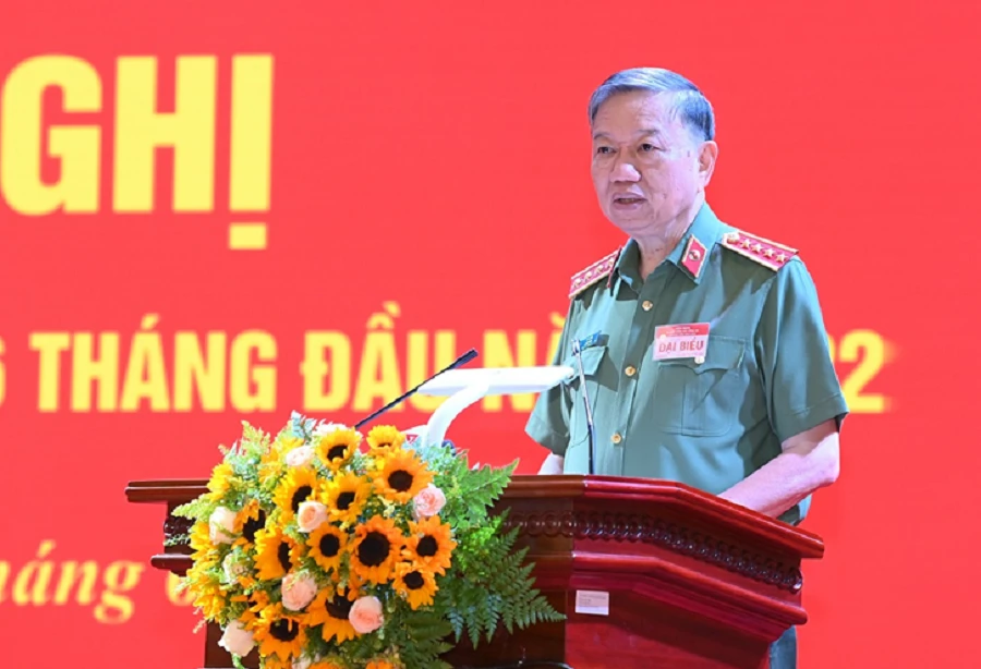 Bộ trưởng Bộ Công an yêu cầu lực lượng tập trung đấu tranh với các loại tội phạm“tín dụng đen”, đòi nợ, siết nợ, bảo kê, cưỡng đoạt tài sản… Ảnh: BCA