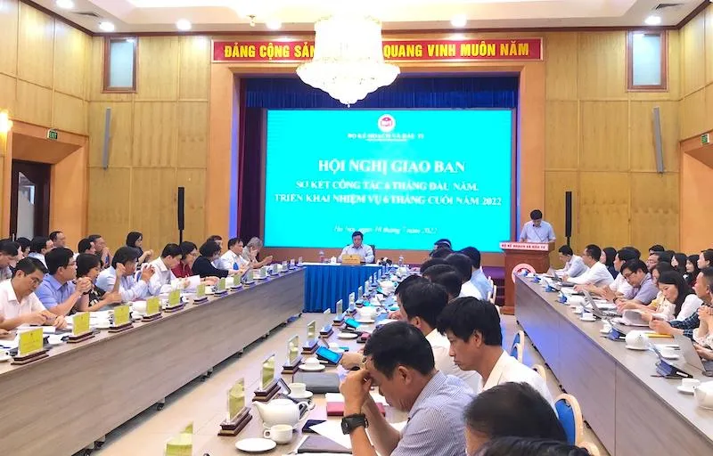Hội nghị giao ban sơ kết công tác 6 tháng đầu năm, triển khai nhiệm vụ 6 tháng cuối năm 2022 Bộ KH&amp;ĐT. Ảnh: Báo Đầu tư