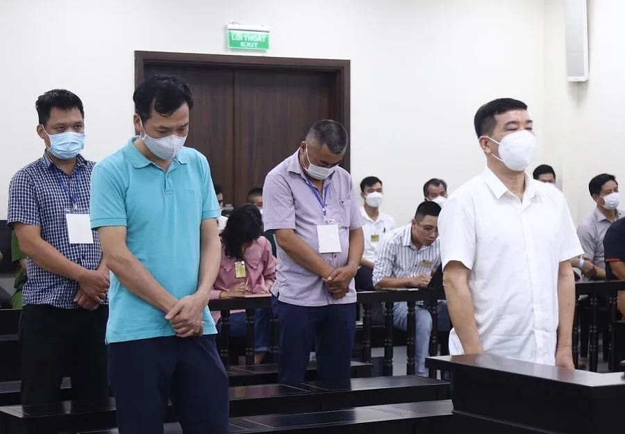 Bốn bị cáo tại tòa ngày 13-8. Ảnh: UYÊN TRANG Bốn bị cáo tại tòa ngày 13-8. Ảnh: UYÊN TRANG