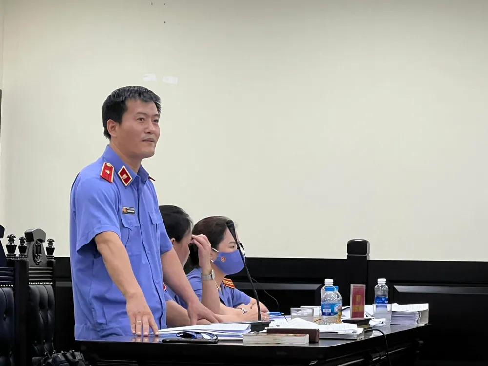 Đại diện VKS khẳng định việc buộc tội các bị cáo là có căn cứ pháp luật. Ảnh: UYÊN TRANG