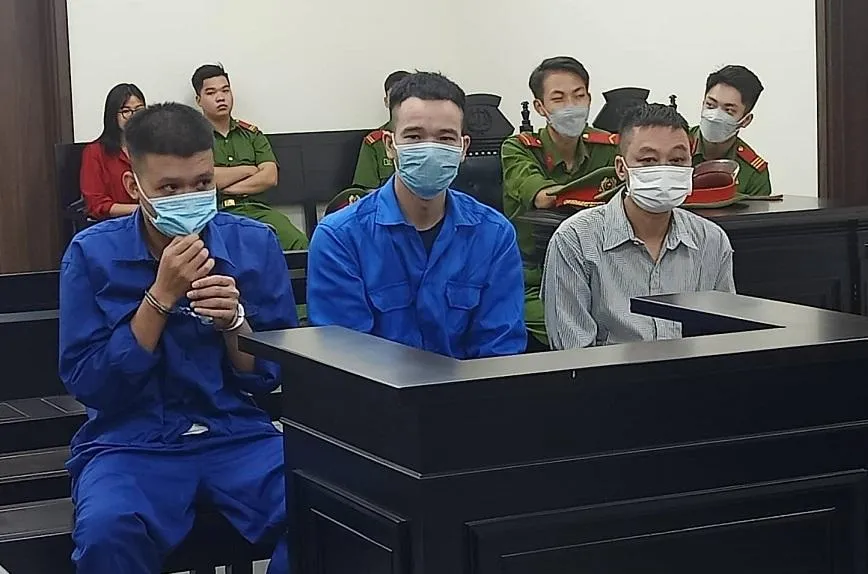 Ba bị cáo tại tòa. Ảnh: UYÊN TRANG Ba bị cáo tại tòa. Ảnh: UYÊN TRANG