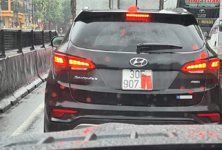 Một trường hợp che mờ biển số được chia sẻ trên mạng xã hội. Ảnh: FB