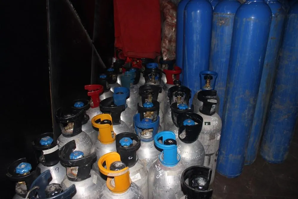 Bình chứa "khí cười" trong Vũ trường Hoàng Gia (D.O.M Club). Ảnh: CACC Bình chứa "khí cười" trong Vũ trường Hoàng Gia (D.O.M Club). Ảnh: CACC