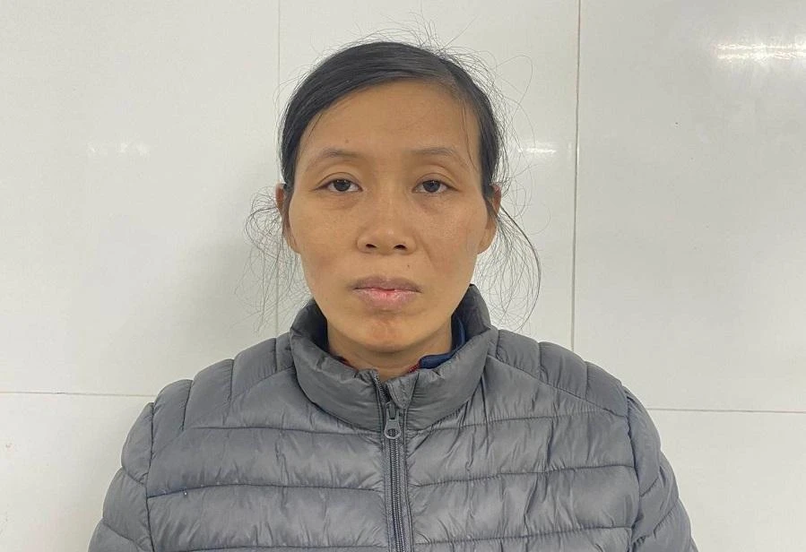 Nguyễn Thanh Thi đang bị tạm giữ để xác minh về cái chết của con trai 6 tuổi. Ảnh: VKS