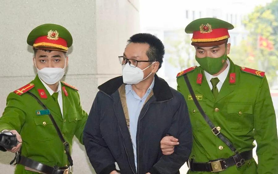 Các bị cáo đến tòa