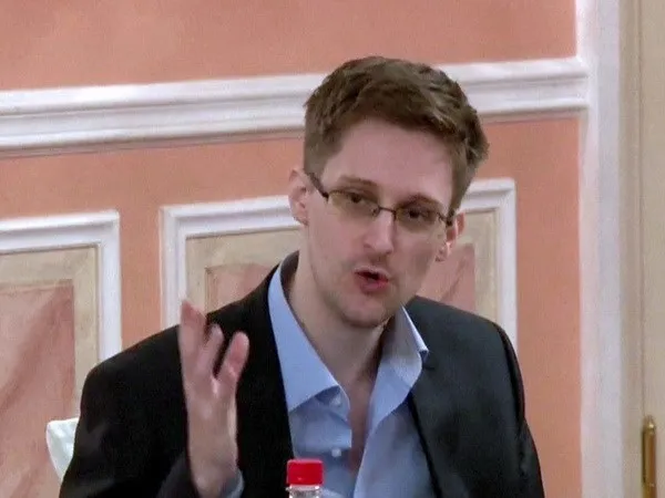Edward Snowden sẽ tiếp tục tị nạn ở Nga thời gian tới ảnh 1