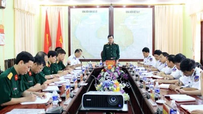 Thượng tướng Nguyễn Thành Cung làm việctại Vùng CSB 1.