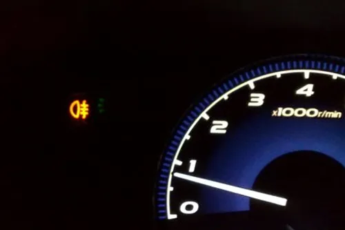 Đèn cảnh báo trên ôtô - dấu hiệu không thể bỏ qua ảnh 14 Đèn cảnh báo trên ôtô - dấu hiệu không thể bỏ qua