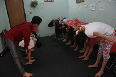 Người lạ rình rập, hỏa hoạn: Con bạn đã biết cách phòng tránh? ảnh 2