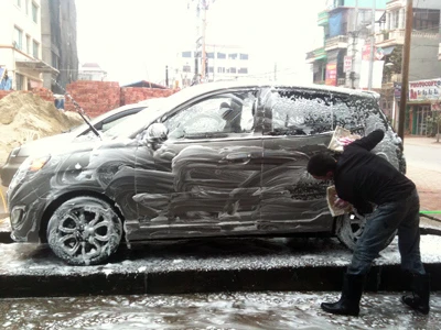 Những lưu ý khi rửa xe ô tô ảnh 1
