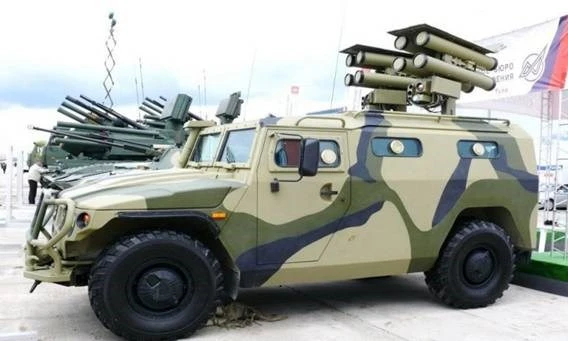 Xe bọc thép Tigr kết hợp với tổ hợp tên lửa Kornet