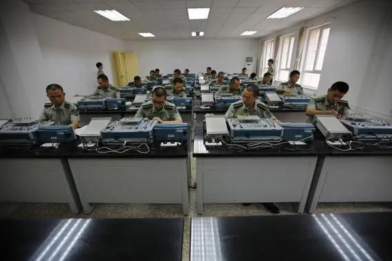 Đằng sau sự cởi mở của quân đội Trung Quốc là gì? ảnh 5