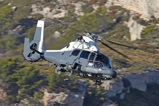 Trực thăng AS-565 MB.