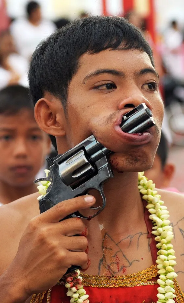 Đừng sốc: Đây chỉ là hình ảnh những tín đồ xỏ khuyên kì dị ảnh 16