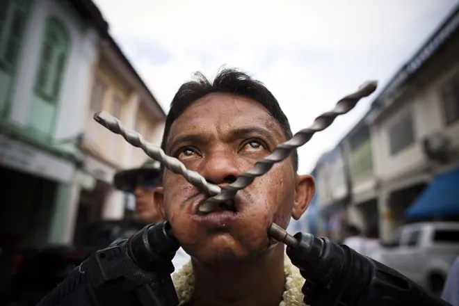 Đừng sốc: Đây chỉ là hình ảnh những tín đồ xỏ khuyên kì dị ảnh 3