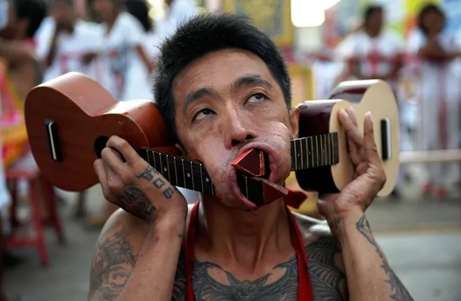 Đừng sốc: Đây chỉ là hình ảnh những tín đồ xỏ khuyên kì dị ảnh 4