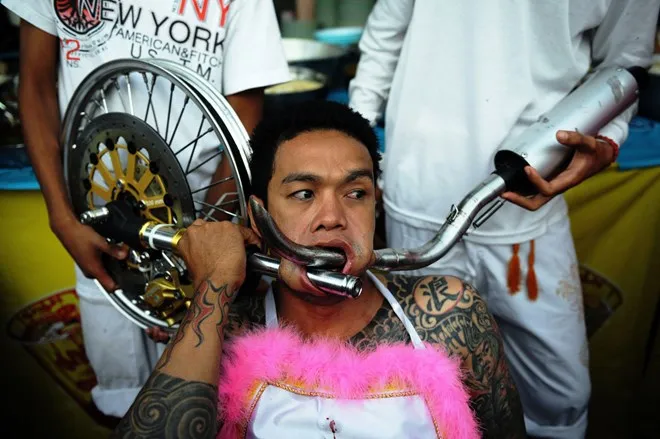 Đừng sốc: Đây chỉ là hình ảnh những tín đồ xỏ khuyên kì dị ảnh 7