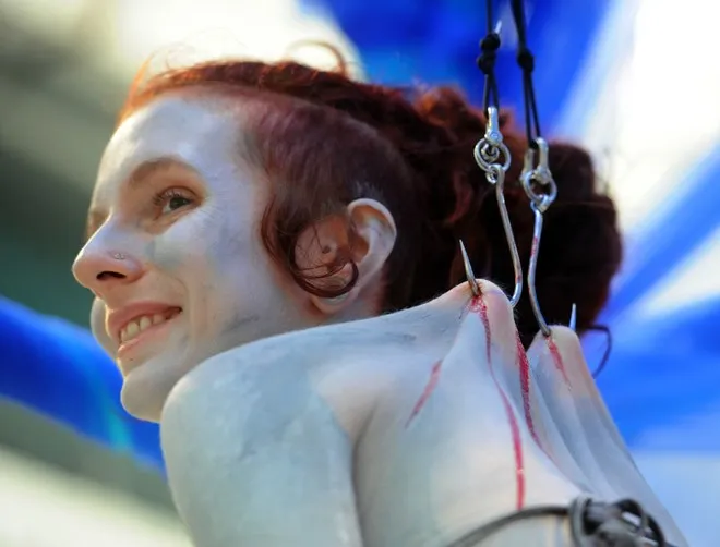 Đừng sốc: Đây chỉ là hình ảnh những tín đồ xỏ khuyên kì dị ảnh 8