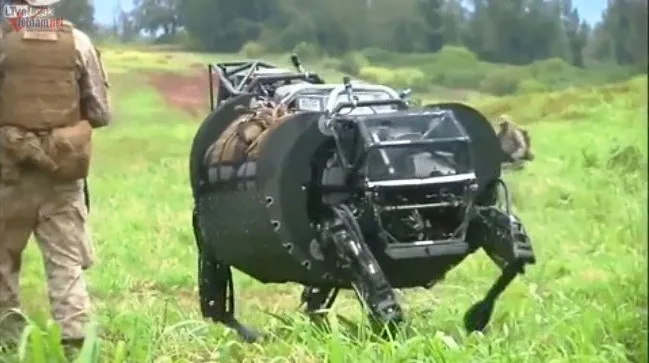 'Bò rô bốt' chở hàng của quân đội Mỹ leo dốc như bò thật ảnh 1