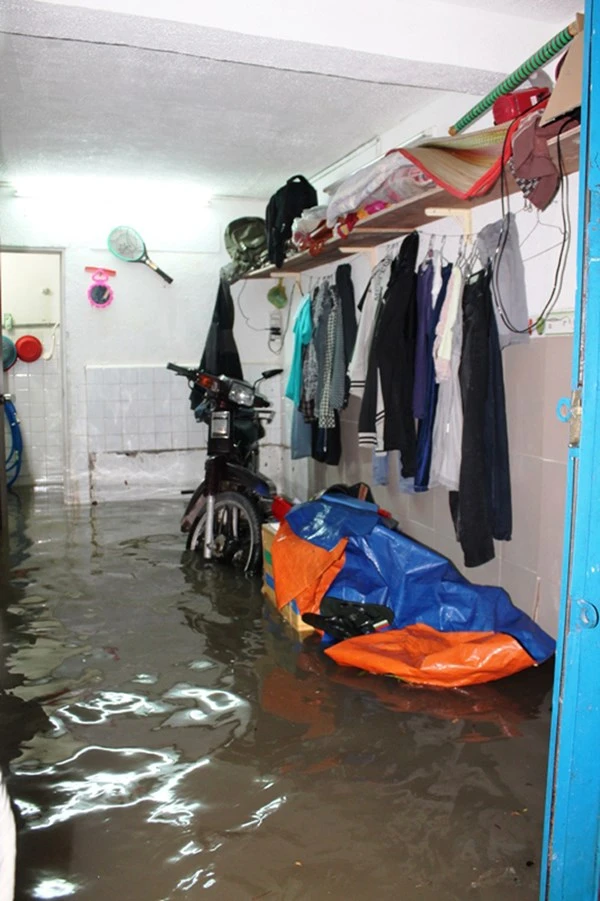 Đường Sài Gòn ngập nặng, giao thông hỗn loạn ảnh 13