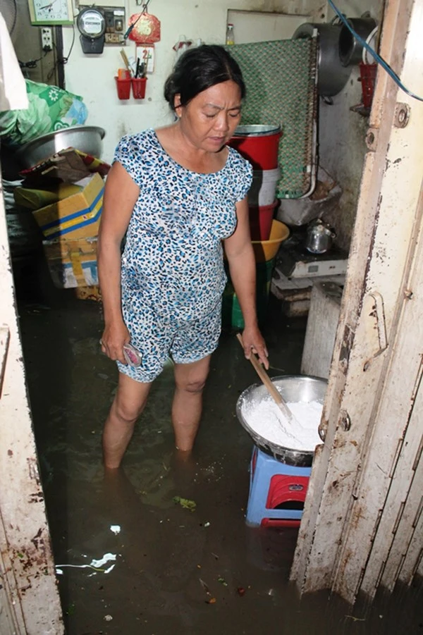 Đường Sài Gòn ngập nặng, giao thông hỗn loạn ảnh 15