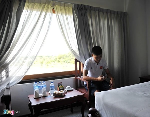 U19 Việt Nam bắt đầu bị 'cấm cung' ảnh 1