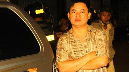 Người tự nhận là cán bộ Chi cục kiểm lâm.