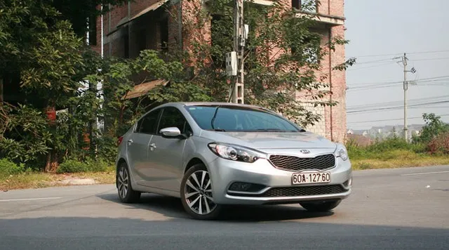 Chọn xe nào trong tầm giá từ 650 đến 700 triệu đồng? ảnh 1