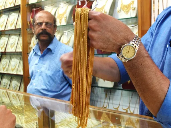 Cận cảnh khu chợ bán vàng trang sức theo kg ảnh 4