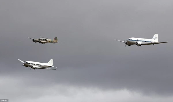  New Zealand: Máy bay nổ tung trên không, phi công may mắn thoát chết ảnh 11