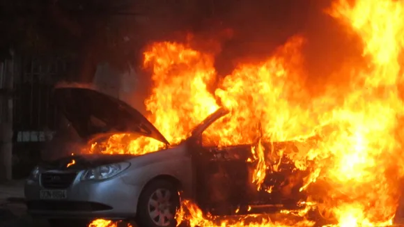 Những nguyên nhân gây dễ gây cháy xe ô tô ảnh 4