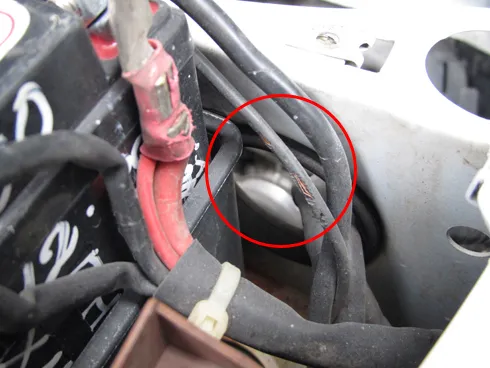 Những nguyên nhân gây dễ gây cháy xe ô tô ảnh 1