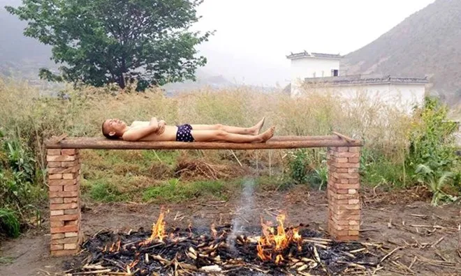 Tự "nướng" - cách chữa trị ung thư độc đáo của chàng trai 25 tuổi ảnh 1 Tự "nướng" - cách chữa trị ung thư độc đáo của chàng trai 25 tuổi ảnh 1