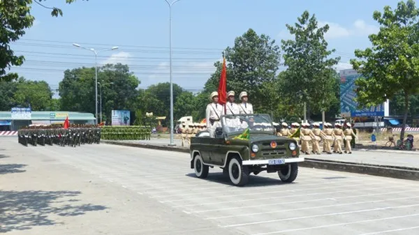 Hàng nghìn cảnh sát luyện tập cho Lễ diễu binh ngày 30/4 ảnh 3