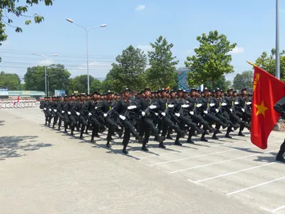 Hàng nghìn cảnh sát luyện tập cho Lễ diễu binh ngày 30/4 ảnh 7