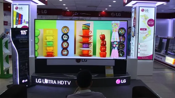 Chiếc Tivi giá gần 2 tỷ đồng về Việt Nam ảnh 2