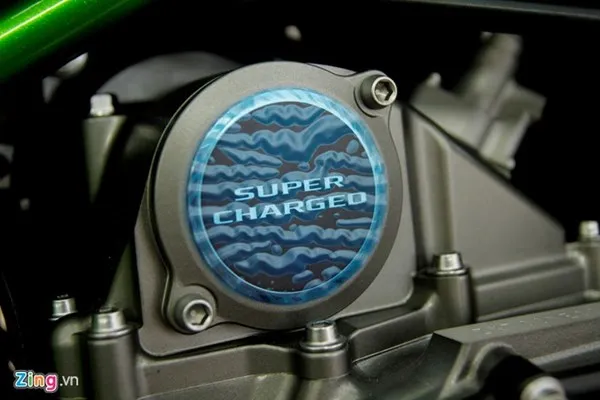 Cận cảnh siêu môtô Ninja H2 đầu tiên về Việt Nam ảnh 6