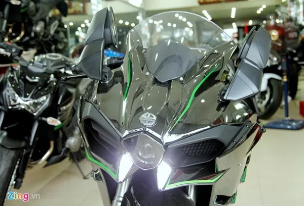 Cận cảnh siêu môtô Ninja H2 đầu tiên về Việt Nam ảnh 8