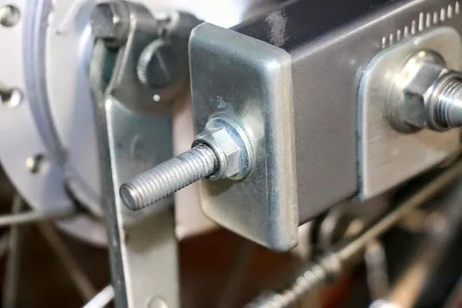 Các con ốc trên xe chưa hề bị gỉ sét. Suzuki RGV hàng hiếm được trả giá ngang Kia Morning