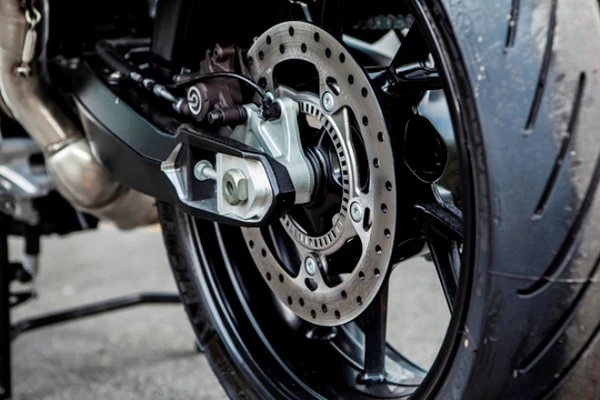 Cận cảnh 'xế nổ' BMW F800R hơn 500 triệu đồng ảnh 13