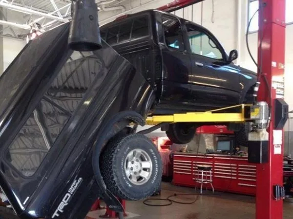 Những tai nạn ôtô kỳ cục nhất thế gian ảnh 2