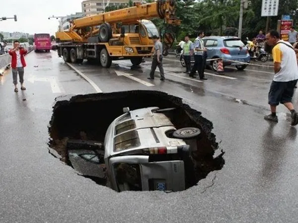 Những tai nạn ôtô kỳ cục nhất thế gian ảnh 8