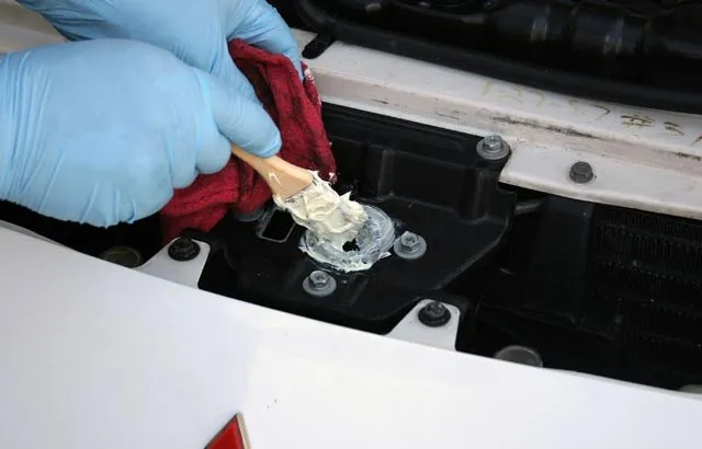 Các chi tiết nhỏ thường bị lãng quên khi bảo dưỡng xe ô tô ảnh 3