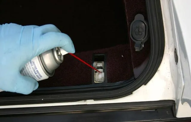 Các chi tiết nhỏ thường bị lãng quên khi bảo dưỡng xe ô tô ảnh 7