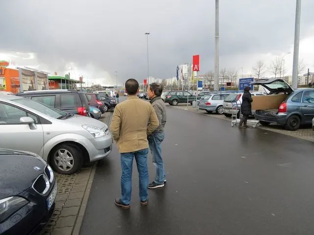 Cách xử lý va chạm giao thông ở Đức qua góc nhìn người Việt