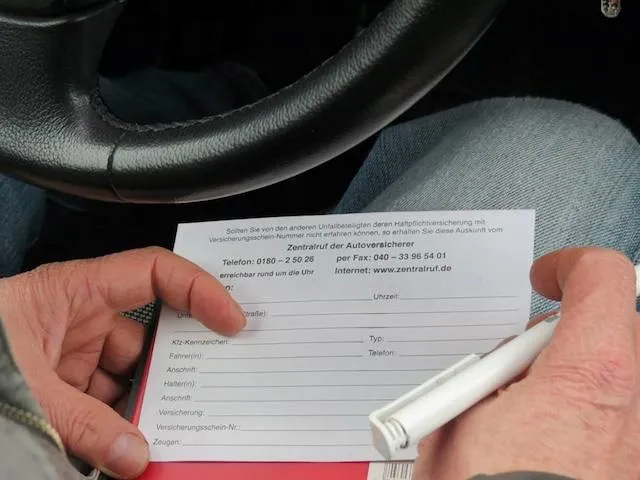 Cách xử lý va chạm giao thông ở Đức qua góc nhìn người Việt