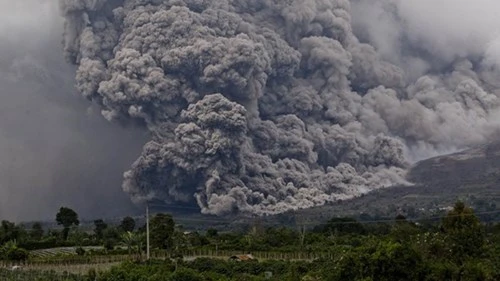 Indonesia: Núi lửa lại phun trào như ngày tận thế - ảnh 9
